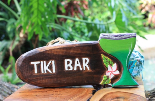 Tiki Bar w/ Margarita – Sign